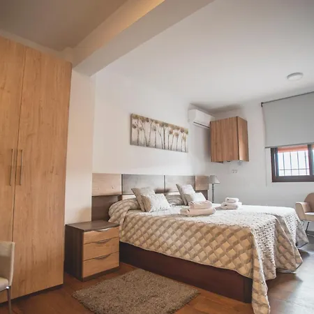 Rural Aznaitin Lejlighedshotel *